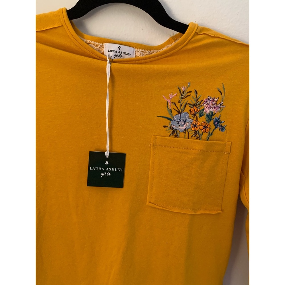 NWT • Laura Ashley 🌻 gorgeous embroidered top - Picture 4 of 5